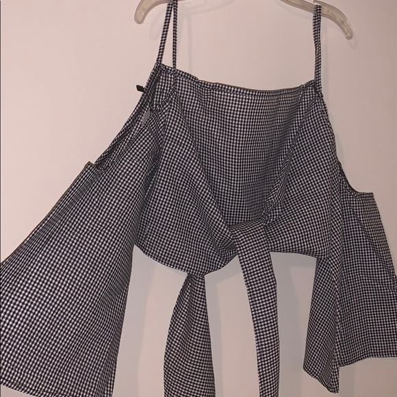 Off-Sholder Bell Sleeve Front Tie Top - Picture 3 of 4